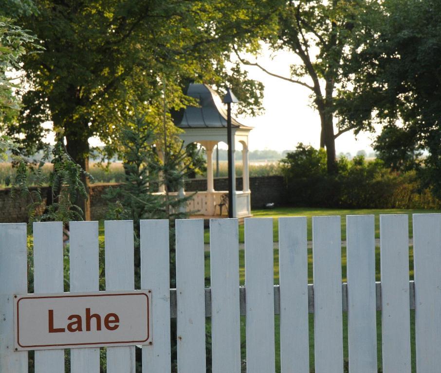 Lahe Guesthouse Haapsalu Esterno foto